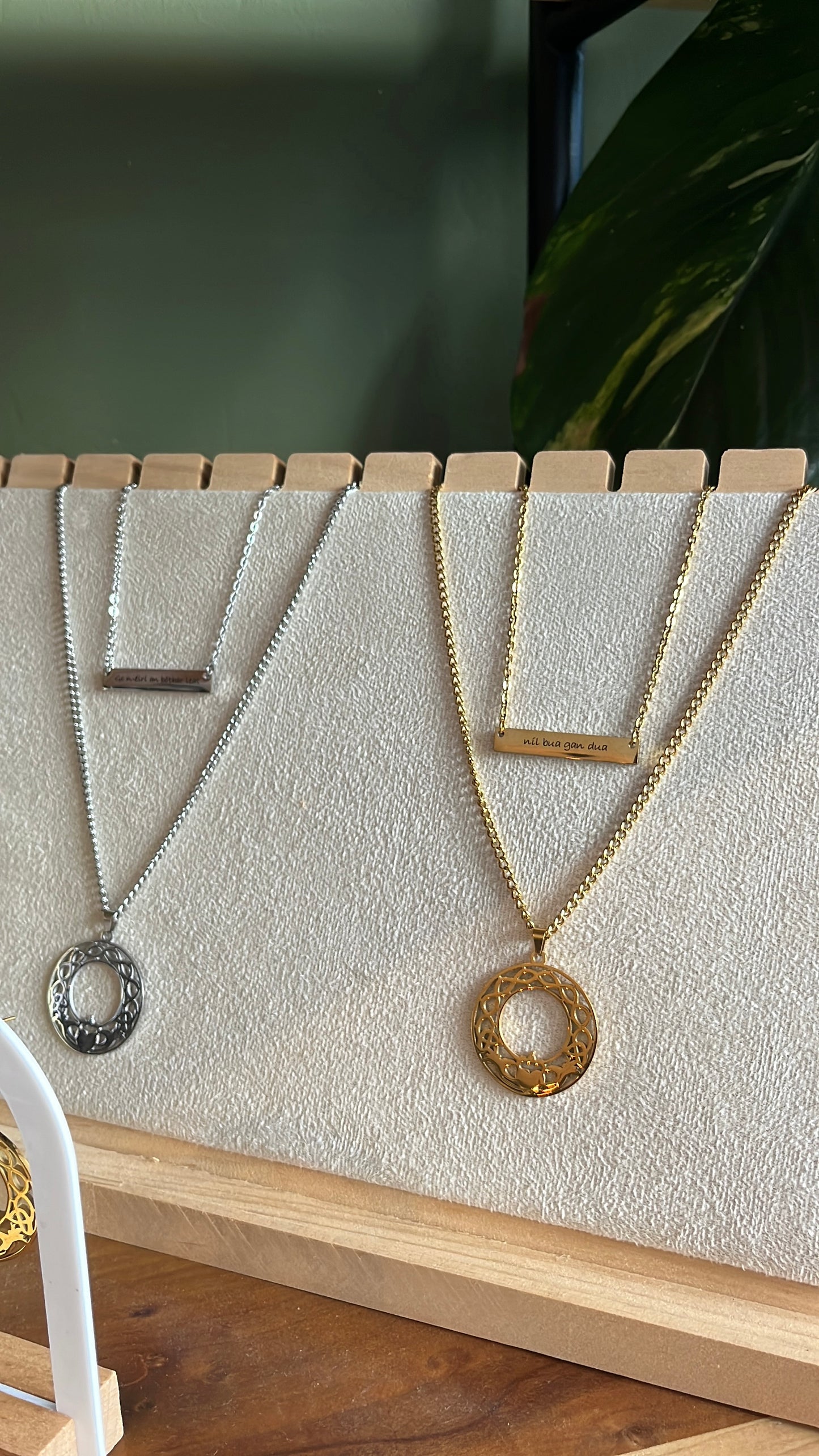 Níl bua gan dua | Seanfhocial Necklace