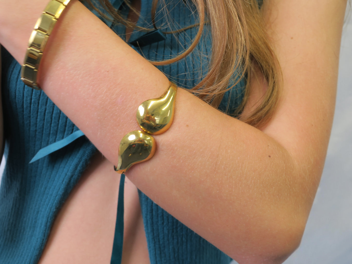 New York Teardrop Bangle Bracelet