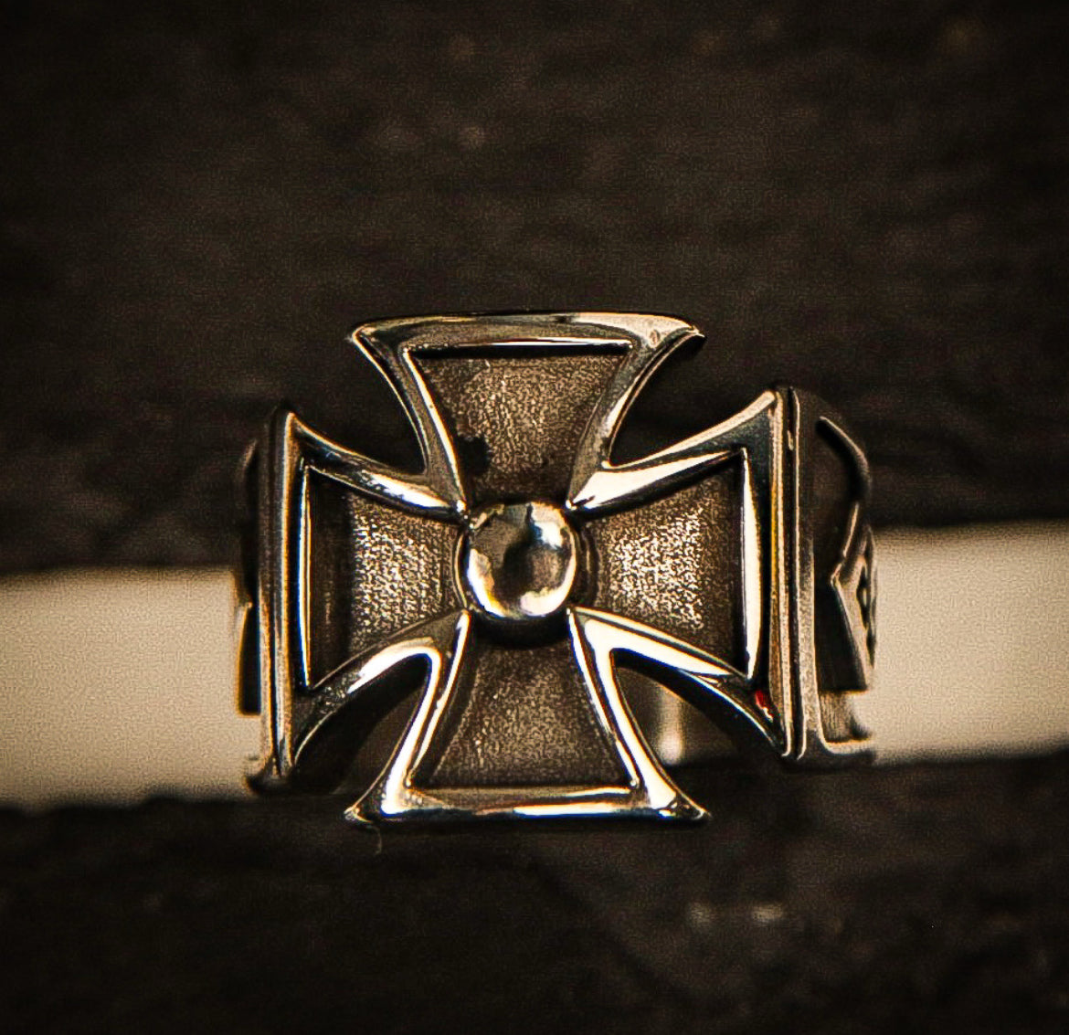 Men’s Cross Ring