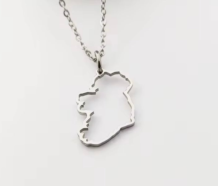Éire Map Outline Necklace